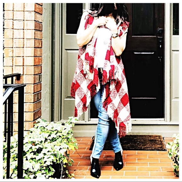 ✨LAST ONE ✨Plaid fringe vest - Picture 3 of 8